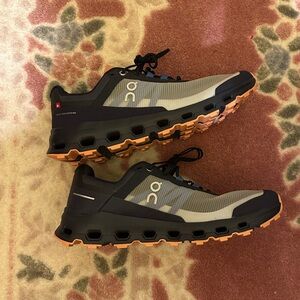 On Running - Trail Running Sneakers